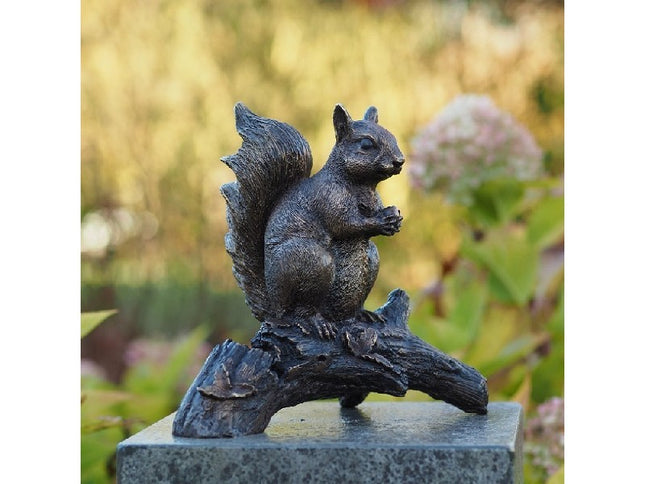 Bronzen beeld Eekhoorn op tak 22x13x24cm