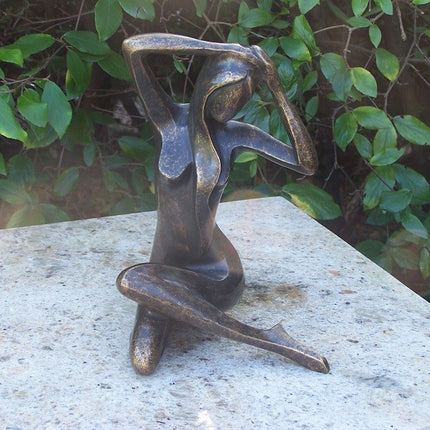Statue en bronze Femme assise 24x17x18cm