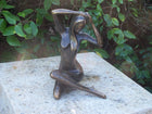 Statue en bronze Femme assise 24x17x18cm