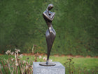 Bronzen beeld Moeder met kind 54x15x15cm