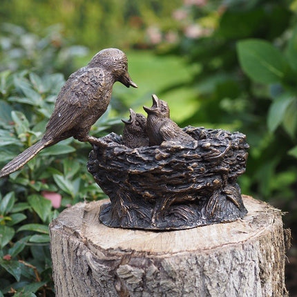 Bronzen beeld Bruin staand vogelnestje 14x9x20cm