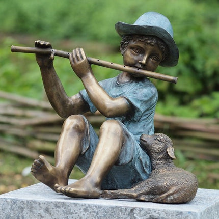 Bronzen beeld Fluitspeler met lam 38x43x36cm