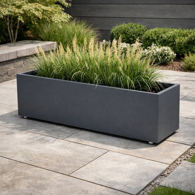 GARDRA Polyester plantenbak met wielen 150x40x40 cm - Zwartgrijs (RAL 7021) - Doika - Plantenbak - GARDRA -  - GARDRA Polyester plantenbak met wielen 150x40x40 cm - Zwartgrijs (RAL 7021)